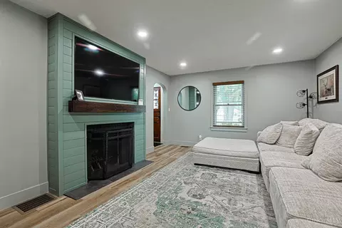 Living - 100 Elbern Ave, Harrison, OH 45030 photo 2 of 4