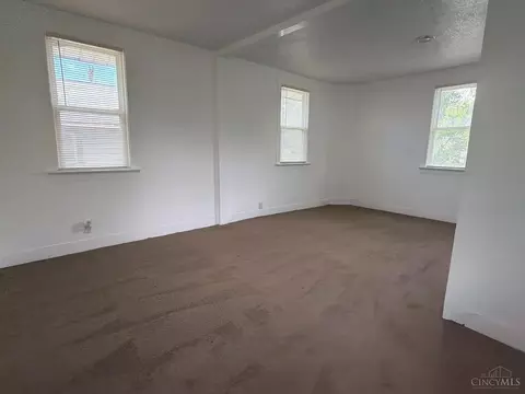 Living - 1829 Parrish Ave, Hamilton, OH 45011 photo 2 of 2