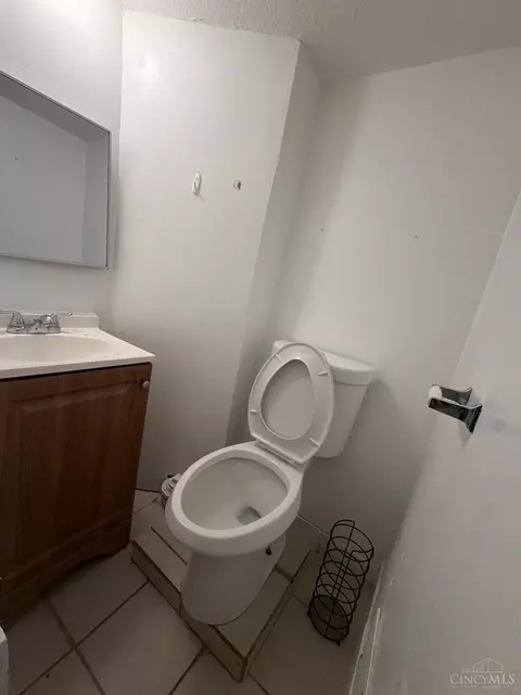 Bath - 1829 Parrish Ave, Hamilton, OH 45011 photo 2 of 2