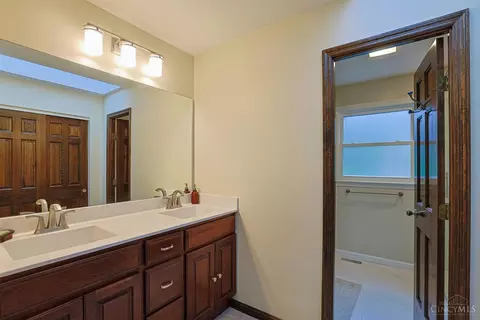 Bath - 11539 Applejack Ct, Cincinnati, OH 45249 photo 1 of 5