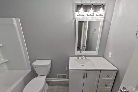 Bath - 509 Cherry St, Blanchester, OH 45107 photo 4 of 5