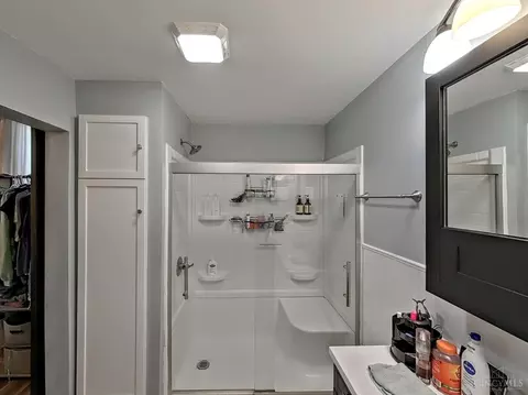 Bath - 509 Cherry St, Blanchester, OH 45107 photo 2 of 5