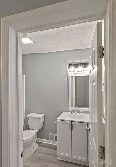 Bath - 509 Cherry St, Blanchester, OH 45107 photo 5 of 5