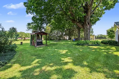 Exterior - 1862 Fosters Maineville Rd, Morrow, OH 45152 photo 7 of 11