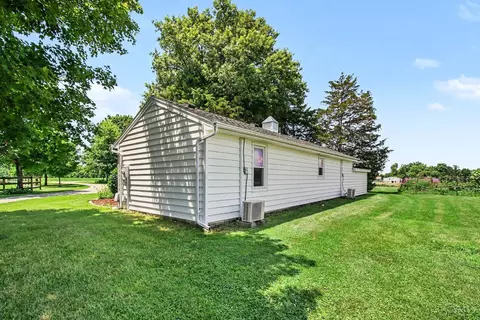 Exterior - 1862 Fosters Maineville Rd, Morrow, OH 45152 photo 6 of 11