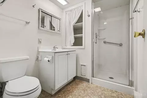 Bath - 1862 Fosters Maineville Rd, Morrow, OH 45152 photo 6 of 6