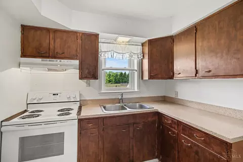 Kitchen - 1862 Fosters Maineville Rd, Morrow, OH 45152 photo 3 of 3