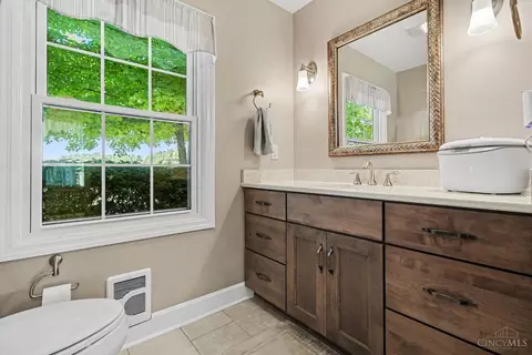 Bath - 1862 Fosters Maineville Rd, Morrow, OH 45152 photo 1 of 6