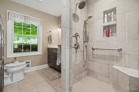 Bath - 1862 Fosters Maineville Rd, Morrow, OH 45152 photo 2 of 6