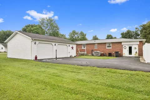Exterior - 321 Pleasant Ave, Mount Orab, OH 45154 photo 4 of 9