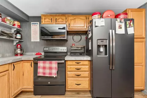 Kitchen - 321 Pleasant Ave, Mount Orab, OH 45154 photo 3 of 4