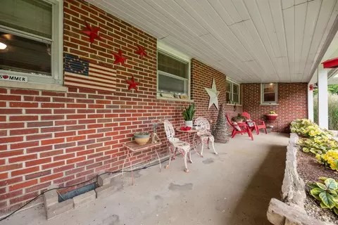 Exterior - 321 Pleasant Ave, Mount Orab, OH 45154 photo 2 of 9
