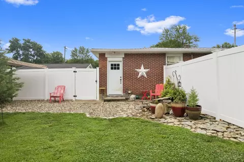 Exterior - 321 Pleasant Ave, Mount Orab, OH 45154 photo 6 of 9
