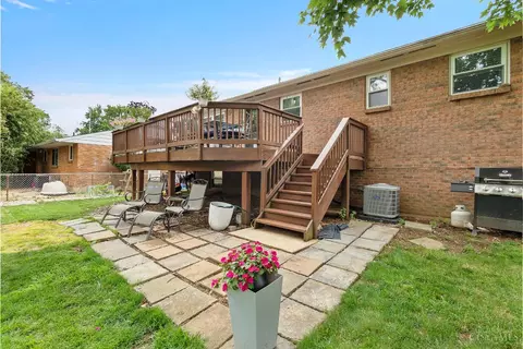 Exterior - 1613 Clemson Cir, Cincinnati, OH 45255 photo 7 of 11