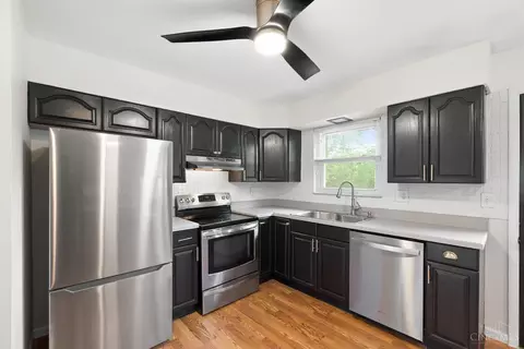 Kitchen - 1613 Clemson Cir, Cincinnati, OH 45255 photo 2 of 2