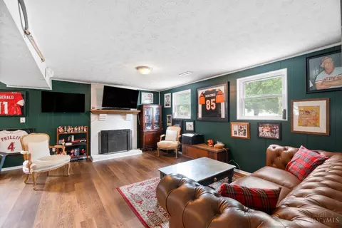 Living - 1613 Clemson Cir, Cincinnati, OH 45255 photo 4 of 5