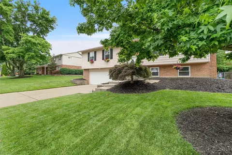 Exterior - 1613 Clemson Cir, Cincinnati, OH 45255 photo 3 of 11