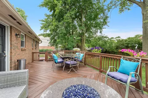 Exterior - 1613 Clemson Cir, Cincinnati, OH 45255 photo 6 of 11