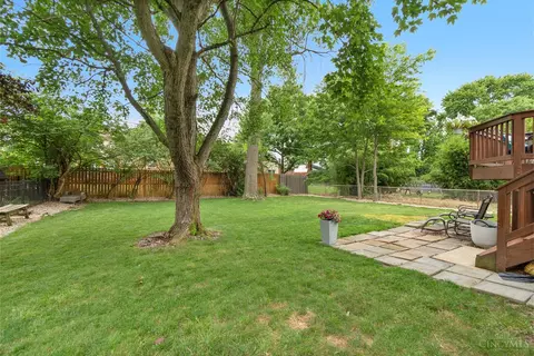 Exterior - 1613 Clemson Cir, Cincinnati, OH 45255 photo 8 of 11