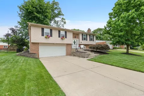 Exterior - 1613 Clemson Cir, Cincinnati, OH 45255 photo 2 of 11