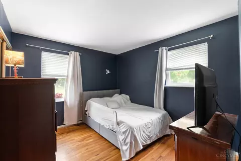 Bedroom - 1613 Clemson Cir, Cincinnati, OH 45255 photo 6 of 8