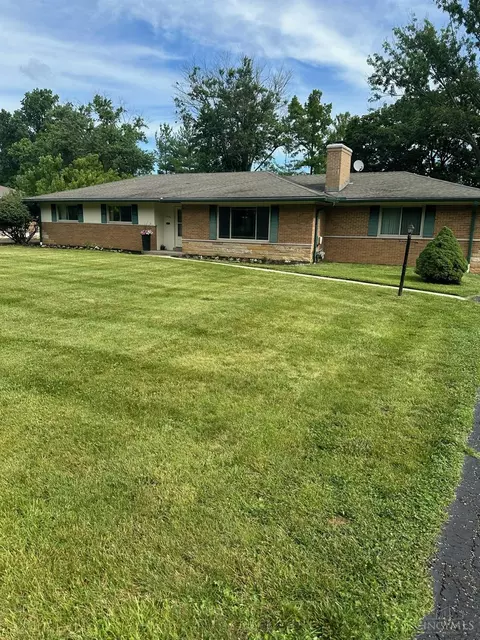 8150 Hopewell Rd, Montgomery, OH 45242