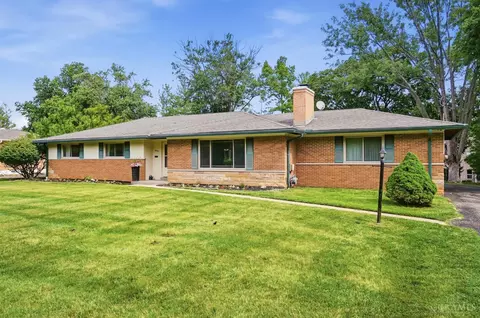 8150 Hopewell Rd, Montgomery, OH 45242