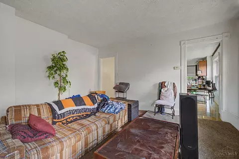Living - 1246 Quebec Rd, Cincinnati, OH 45205 photo 5 of 6