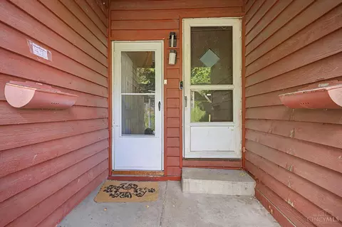 Exterior - 1246 Quebec Rd, Cincinnati, OH 45205 photo 2 of 5