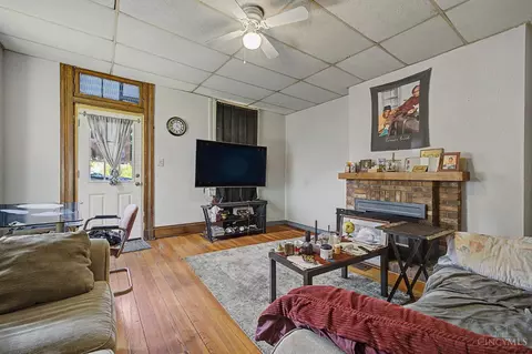 Living - 1246 Quebec Rd, Cincinnati, OH 45205 photo 2 of 6