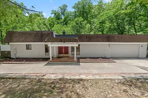 511 Galbraith Rd, Cincinnati, OH 45215