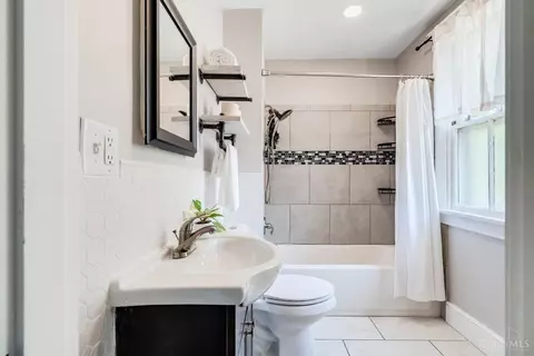 Bath - 3427 Stathem Ave, Cincinnati, OH 45211 photo 1 of 4
