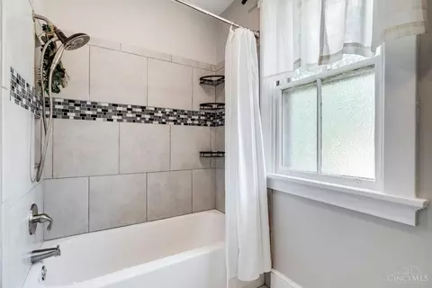 Bath - 3427 Stathem Ave, Cincinnati, OH 45211 photo 3 of 4