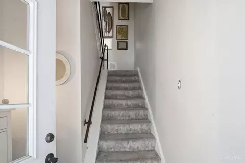 Entry Way - 4228 Dane Ave, Cincinnati, OH 45223 photo 5 of 9