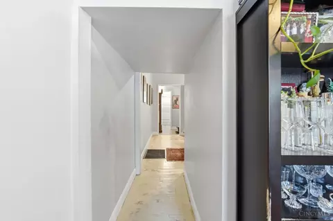 Entry Way - 4228 Dane Ave, Cincinnati, OH 45223 photo 2 of 9