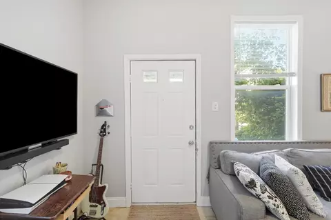 Entry Way - 4228 Dane Ave, Cincinnati, OH 45223 photo 1 of 9