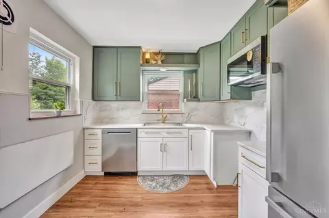 Kitchen - 3115 Pershing Ct, Cincinnati, OH 45211 photo 2 of 3