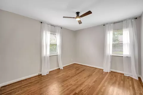 Bedroom - 3115 Pershing Ct, Cincinnati, OH 45211 photo 4 of 6