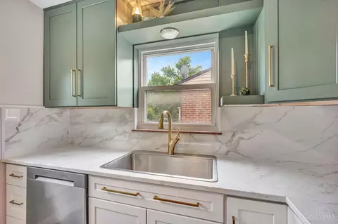 Kitchen - 3115 Pershing Ct, Cincinnati, OH 45211 photo 3 of 3