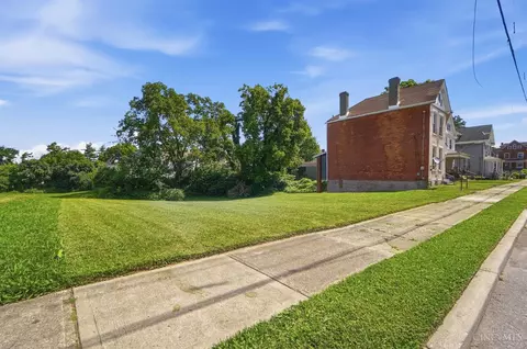 1614 Brewster Ave, Cincinnati, OH 45207 photo 3