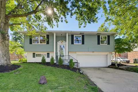 2545 El Camino Dr, Middletown, OH 45044
