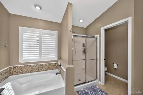 Bath - 8049 Bridge Point Dr, Cincinnati, OH 45248 photo 5 of 7