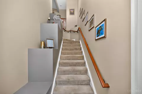 Entry Way - 8049 Bridge Point Dr, Cincinnati, OH 45248 photo 1 of 3