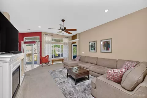 Living - 8049 Bridge Point Dr, Cincinnati, OH 45248 photo 1 of 4