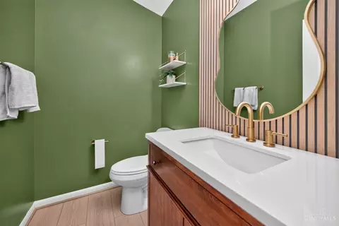 Bath - 8049 Bridge Point Dr, Cincinnati, OH 45248 photo 1 of 7