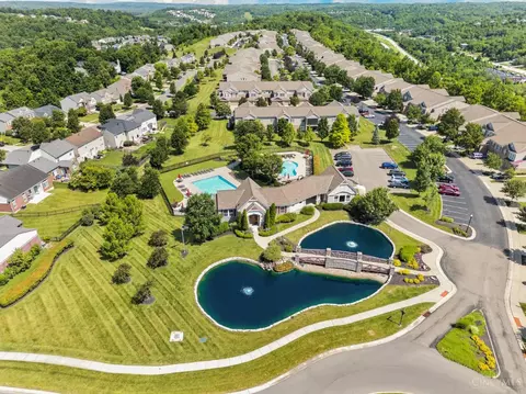 View/Area - 8049 Bridge Point Dr, Cincinnati, OH 45248 photo 7 of 9