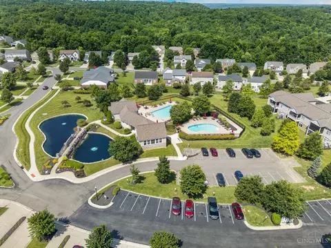 View/Area - 8049 Bridge Point Dr, Cincinnati, OH 45248 photo 6 of 9