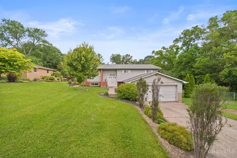 9495 Eastbrook Dr, West Chester, OH 45069
