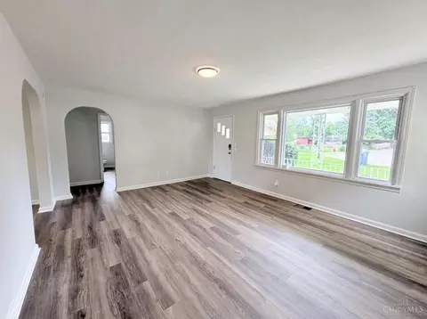Living - 820 Lilly Ln, Cincinnati, OH 45245 photo 1 of 4