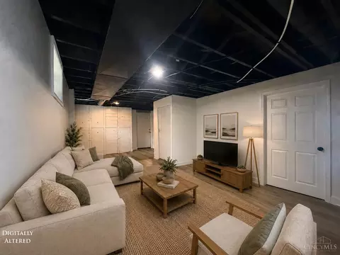 Living - 2755 Robert Ave, Cincinnati, OH 45211 photo 6 of 10